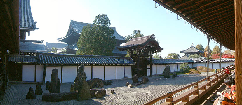 東福寺の紅葉「方丈南庭の全景」