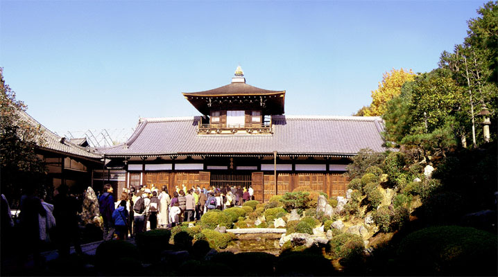東福寺の紅葉「開山堂のパノラマ写真」